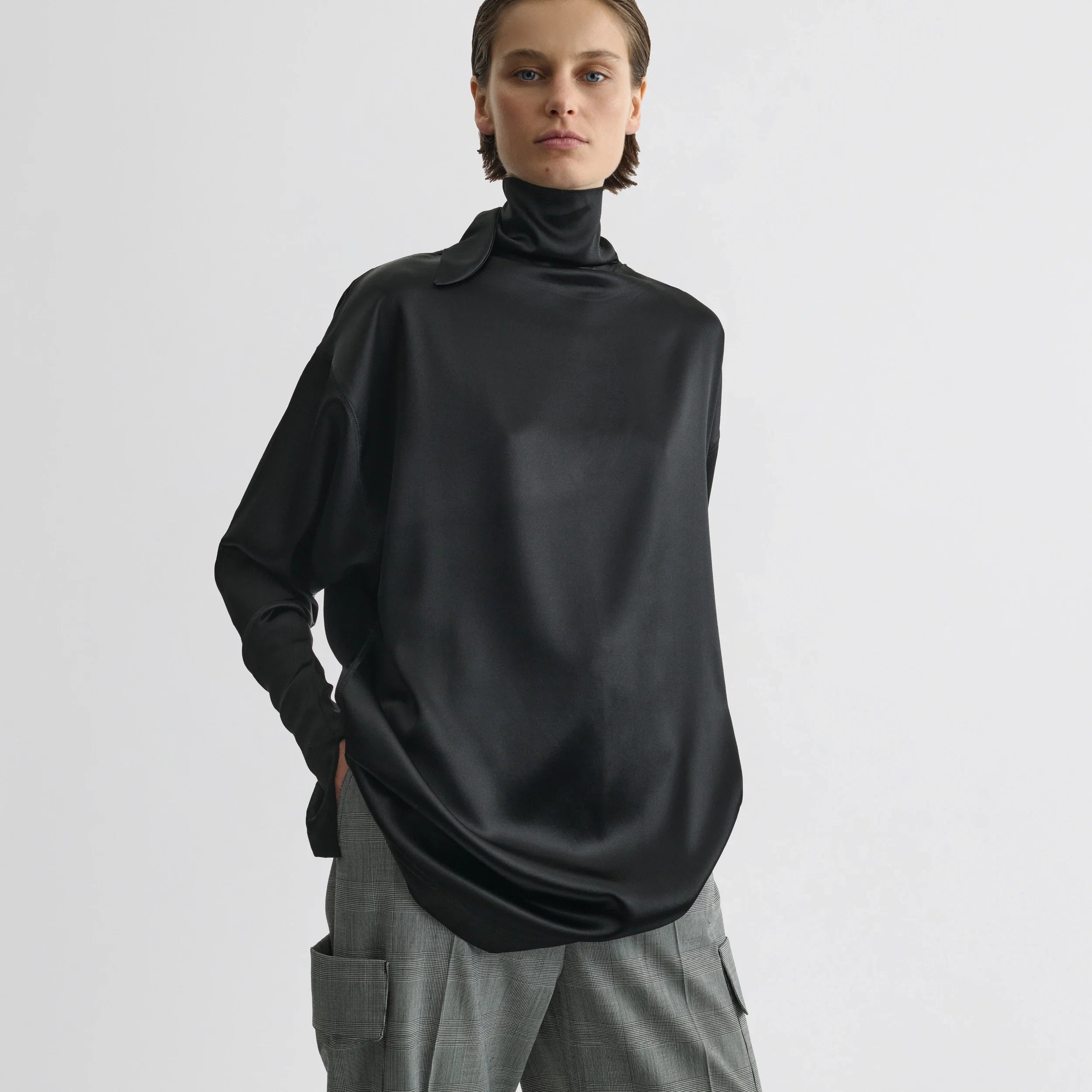 PHOEBE PHILO | LIQUID KNOT COLLAR TOP | BLACK SILK