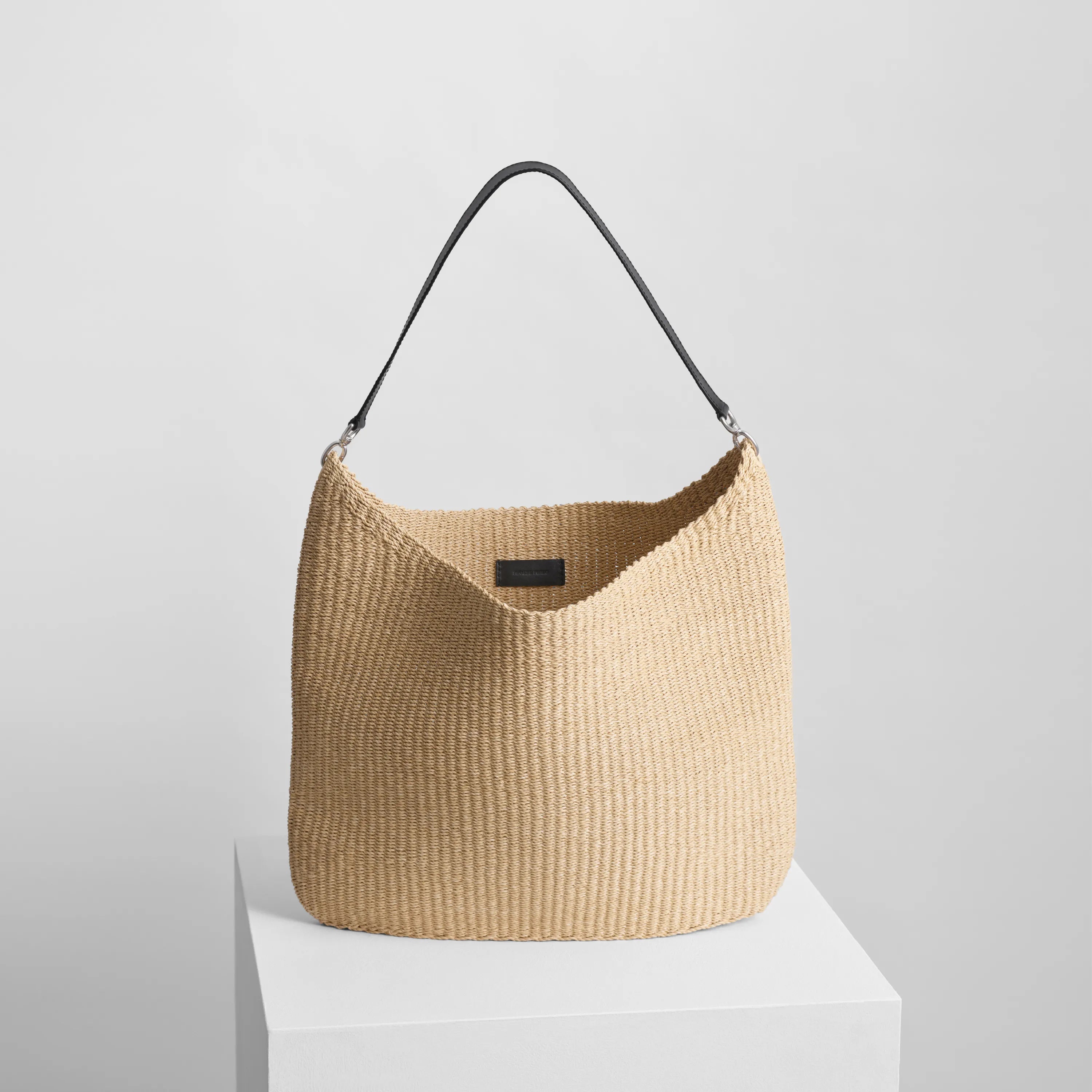 【PHOEBE PHILO】Slope Sling 編みバッグ ジップポーチ付 PHOEBE PHILO | SLOPE SLING | NATURAL WOVEN VISCOSE