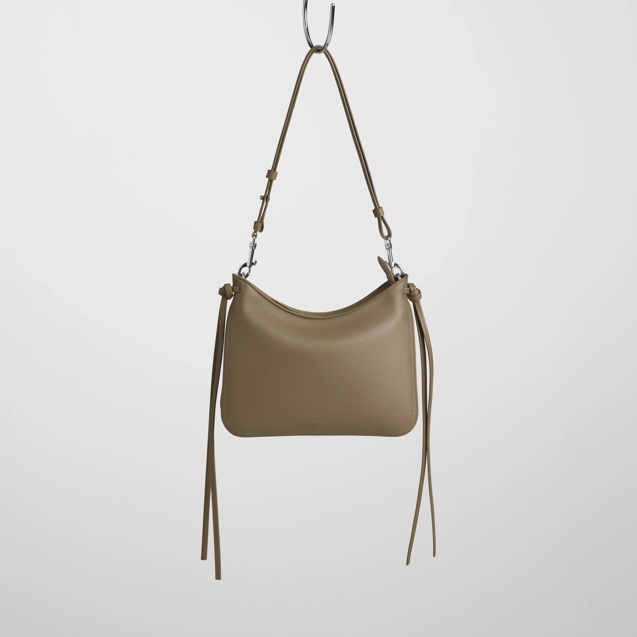 Front view of small gig bag in cookie leather.