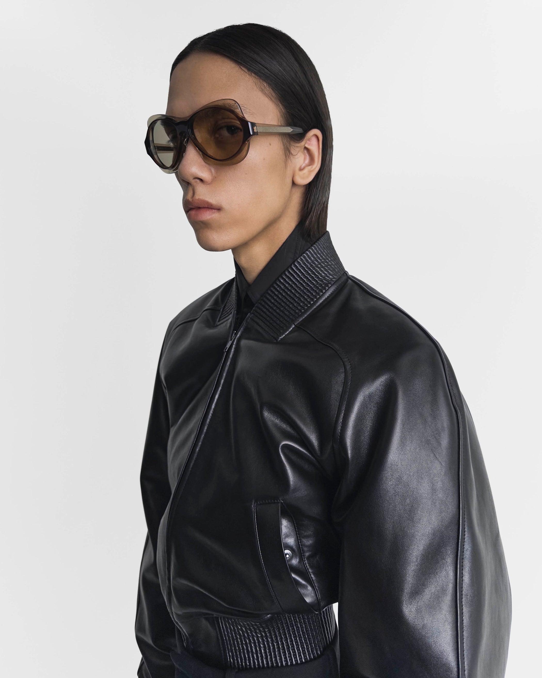 Side view of model wearing COOKIE SUNGLASSES in cognac acetate