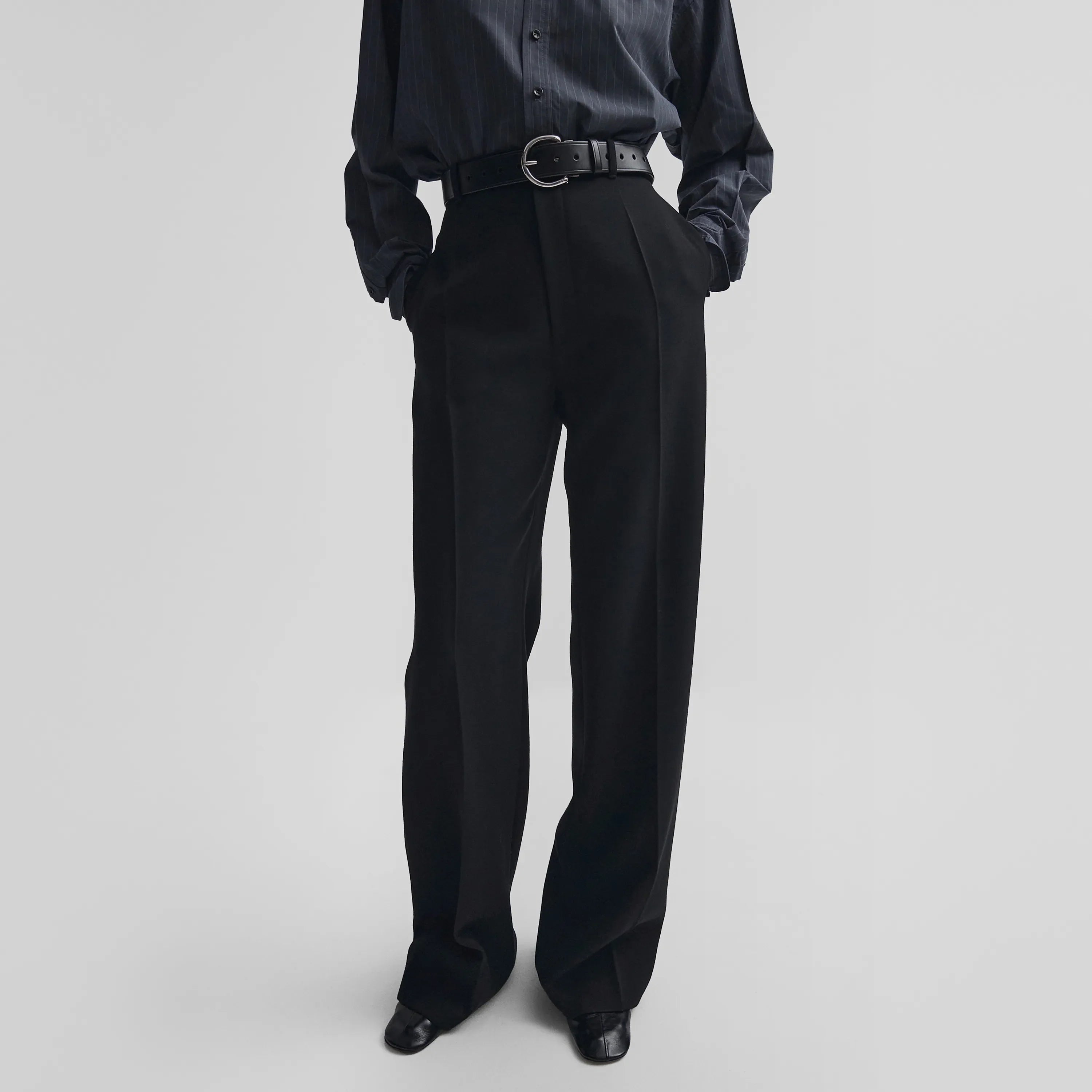 【PHOEBE PHILO】アーチジーンズ ブラック 洗練された逸品 PHOEBE PHILO | CLASSIC JEANS | BLACK COTTON