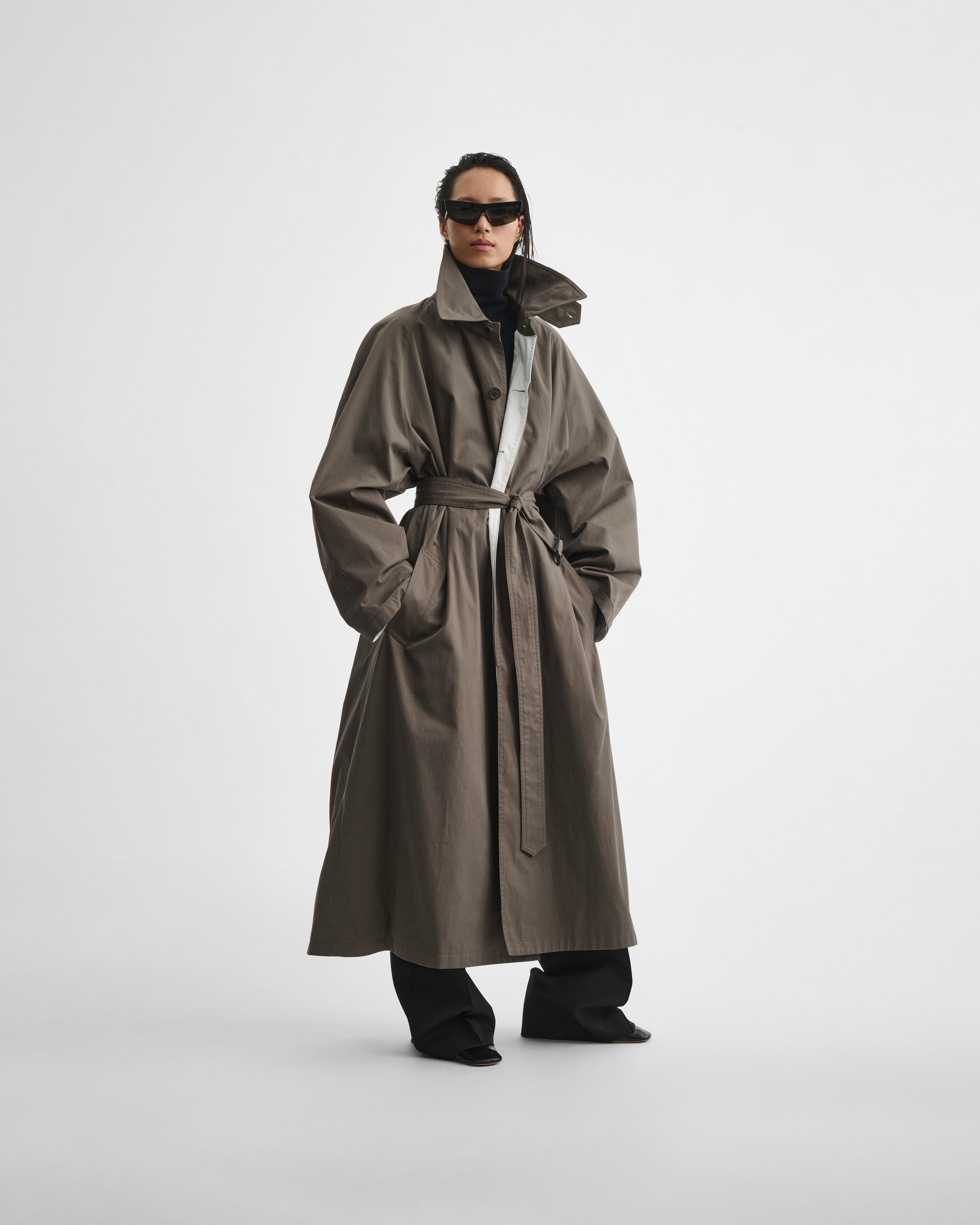 Front model full length view of the Big trench in sage