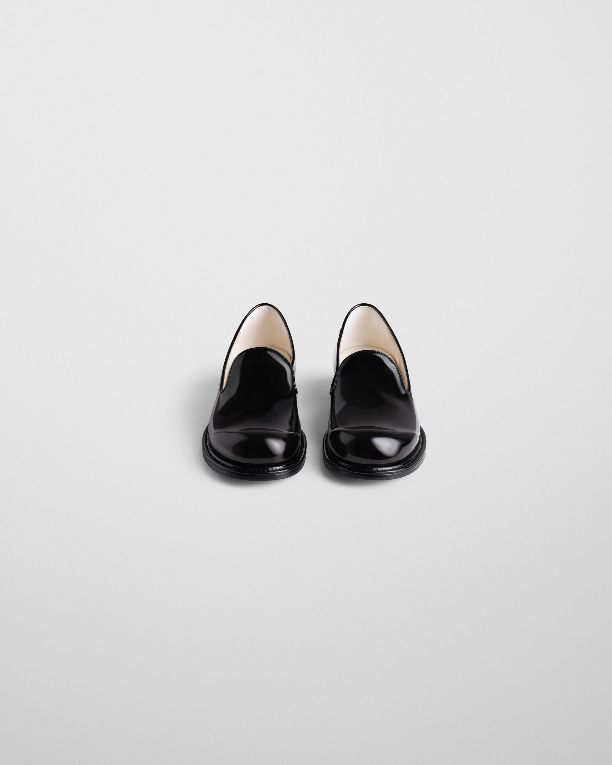 BULLNOSE SLIP ON | black leather