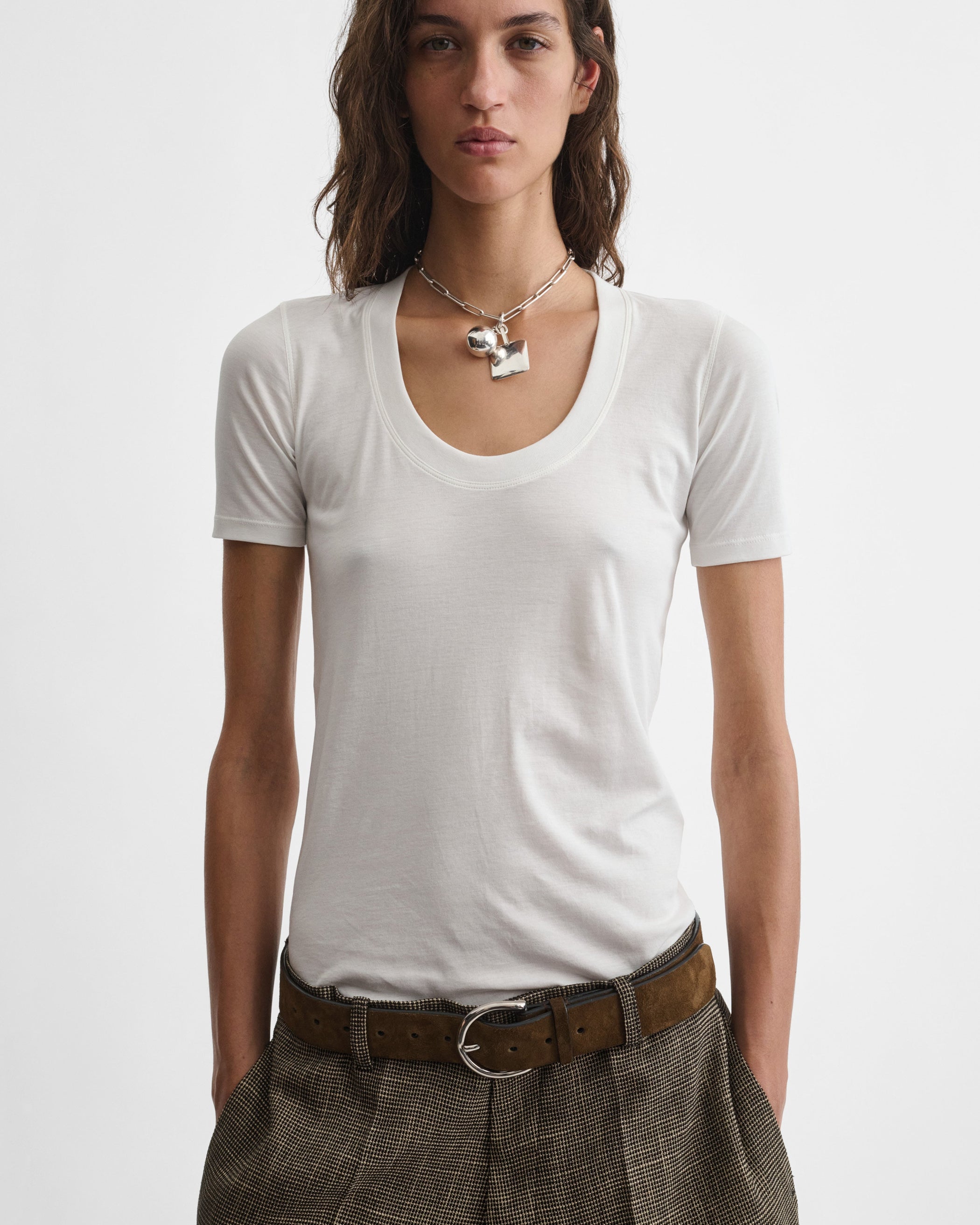 View of SCOOP T. in ivory cotton